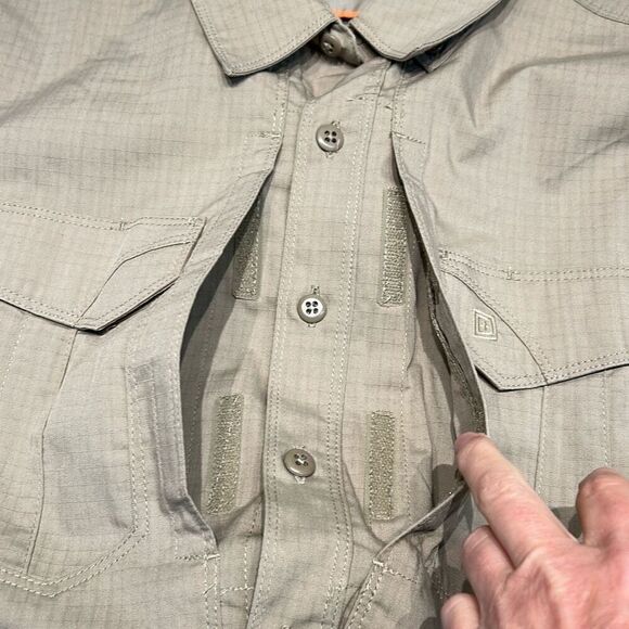5.11 Tactical Mens Button Front Shirt Sz Medium Khaki Tan Long Sleeve - Picture 7 of 12